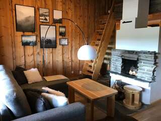 Дома для отпуска Chill Cave - logwood cottage Рука Дом для отпуска с лофтом-1